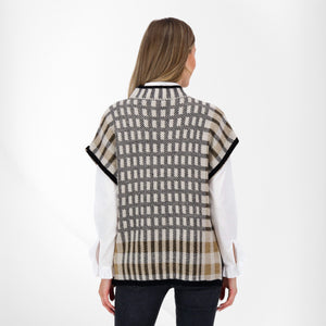 Just-White-Sleeveless-Sweater-Sahara-Jacqurd-J3307_066-model-shot-head-and-shoulders-back-view
